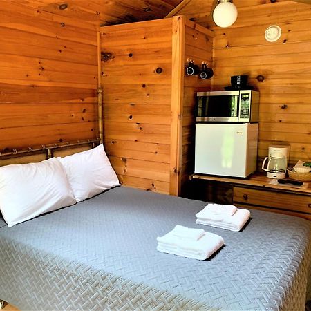 Pine Crest Motel & Cabins Barton Pokoj fotografie