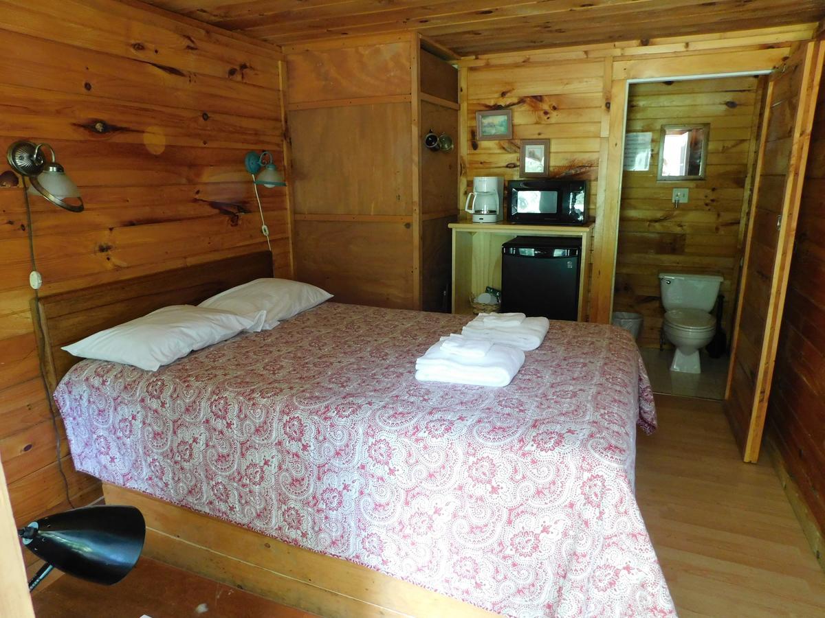 Pine Crest Motel & Cabins Barton Exteriér fotografie