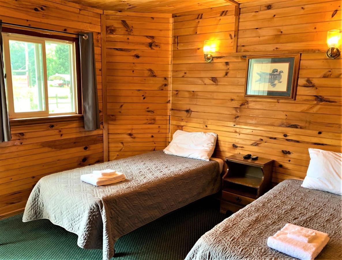 Pine Crest Motel & Cabins Barton Exteriér fotografie